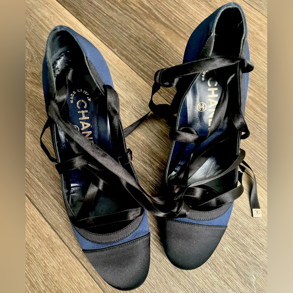 Chanel Blue Black Lace Up Ballerina pumps 36.6 sz 6 6.5